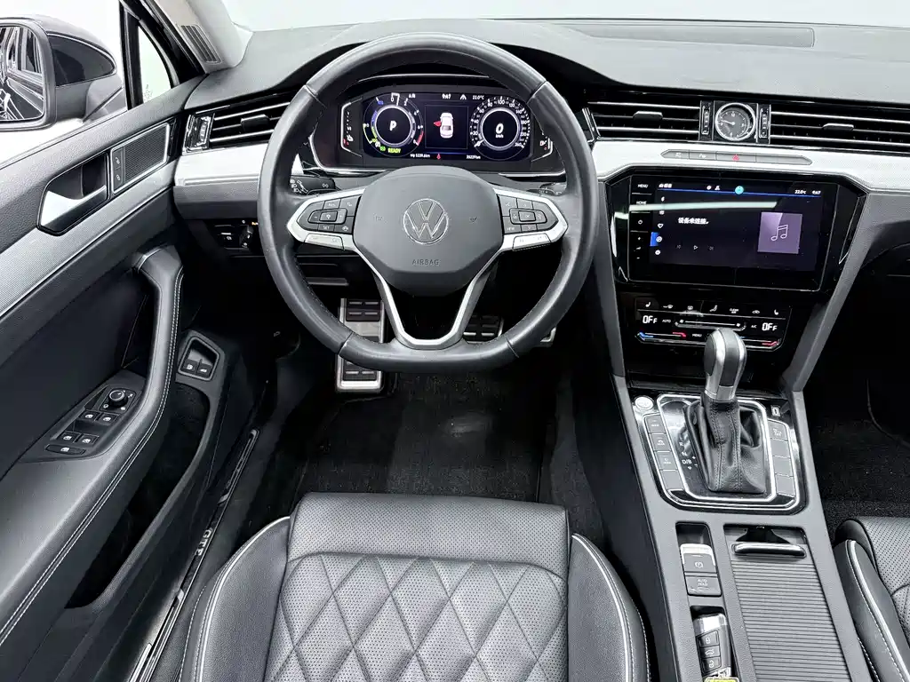Volkswagen Magotan PHEV — миниатюра 8