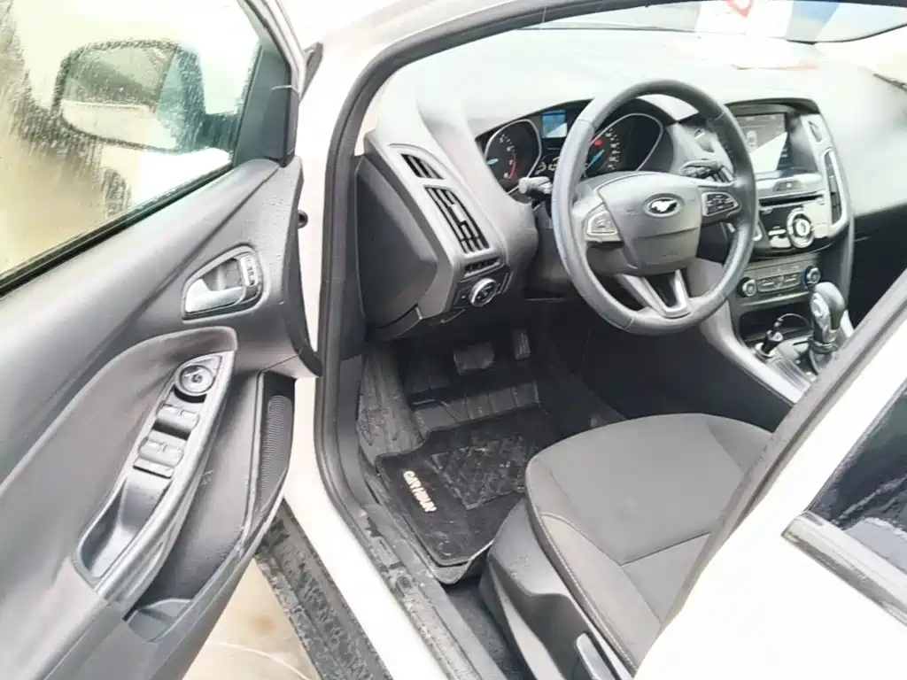 Ford Focus — миниатюра 16