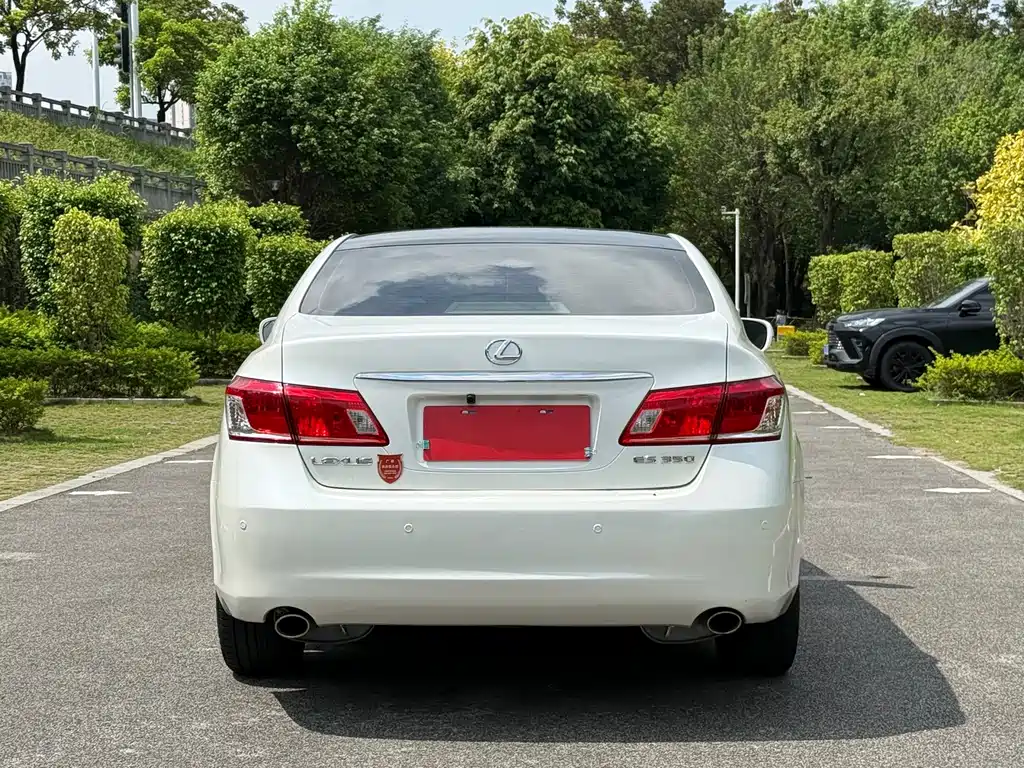Lexus ES — миниатюра 6