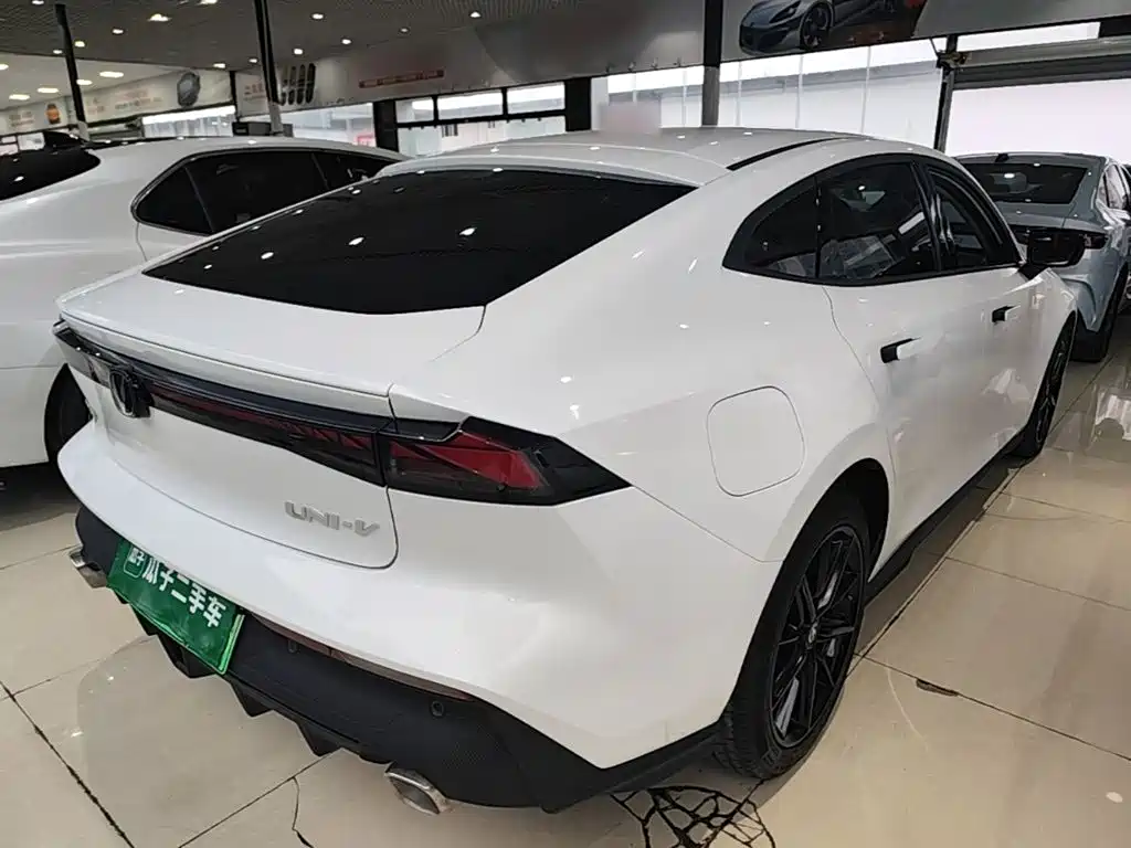 Changan UNI-V iDD — миниатюра 7