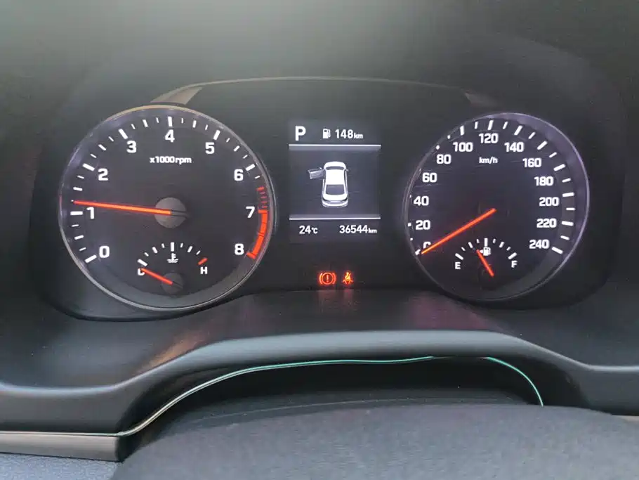 Hyundai Elantra — миниатюра 14