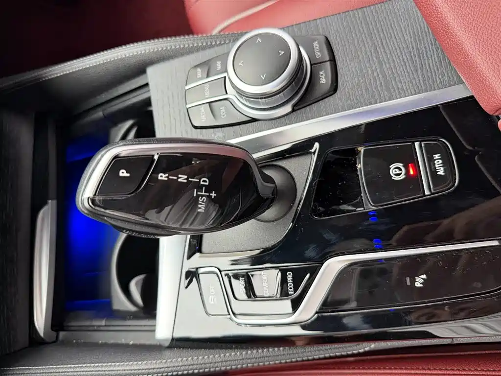 BMW 5 Series — миниатюра 8