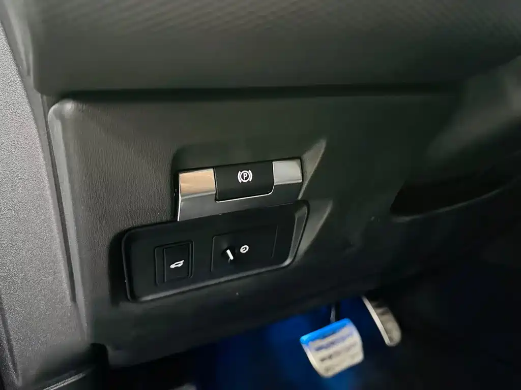 LAND ROVER DISCOVER SPORTS