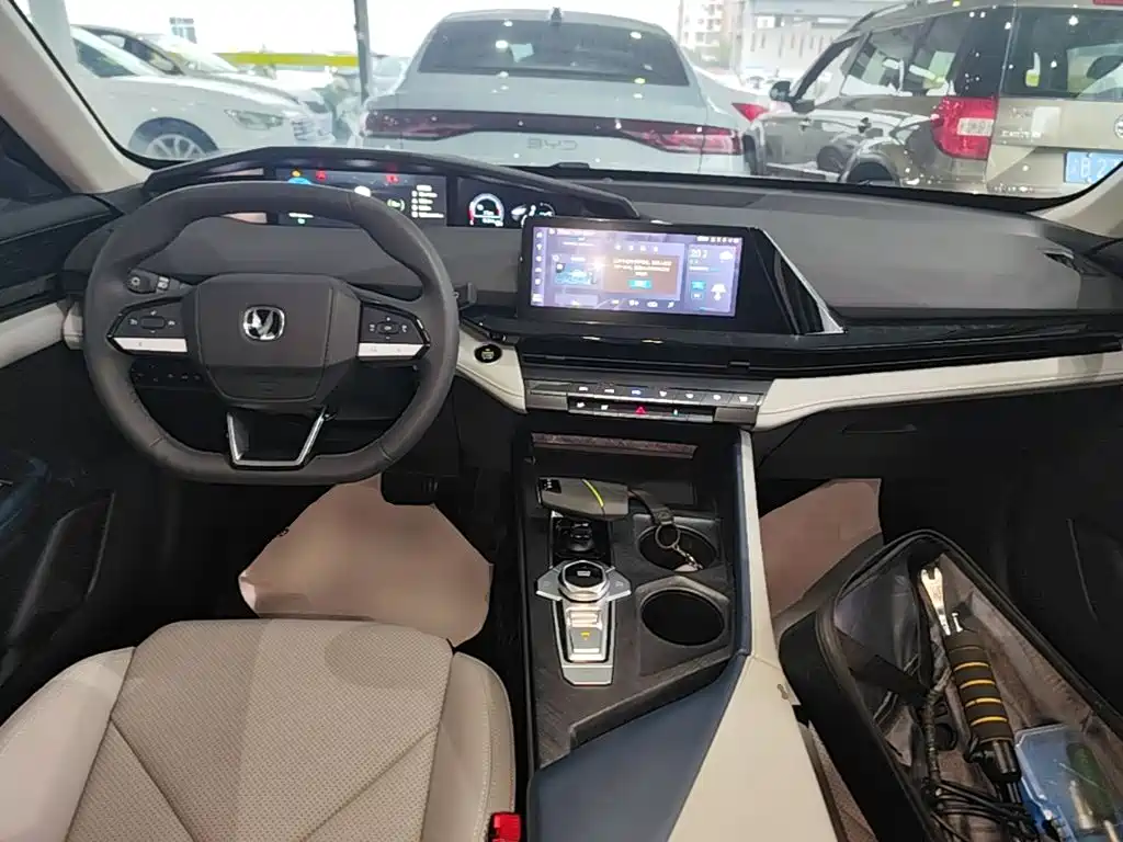 Changan UNI-V iDD — миниатюра 10