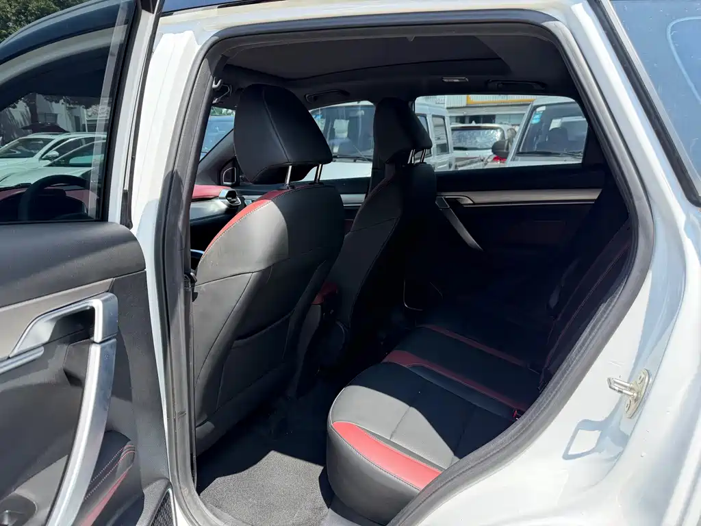 Geely Binyue — миниатюра 6