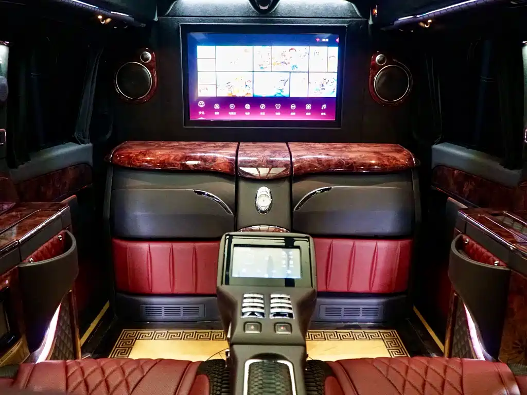 Mercedes-Benz V-Class — миниатюра 19