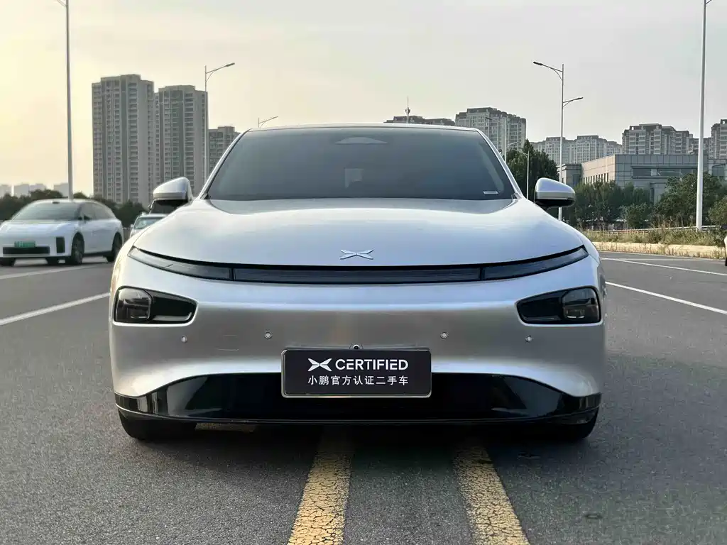 XPeng P7 — миниатюра 2