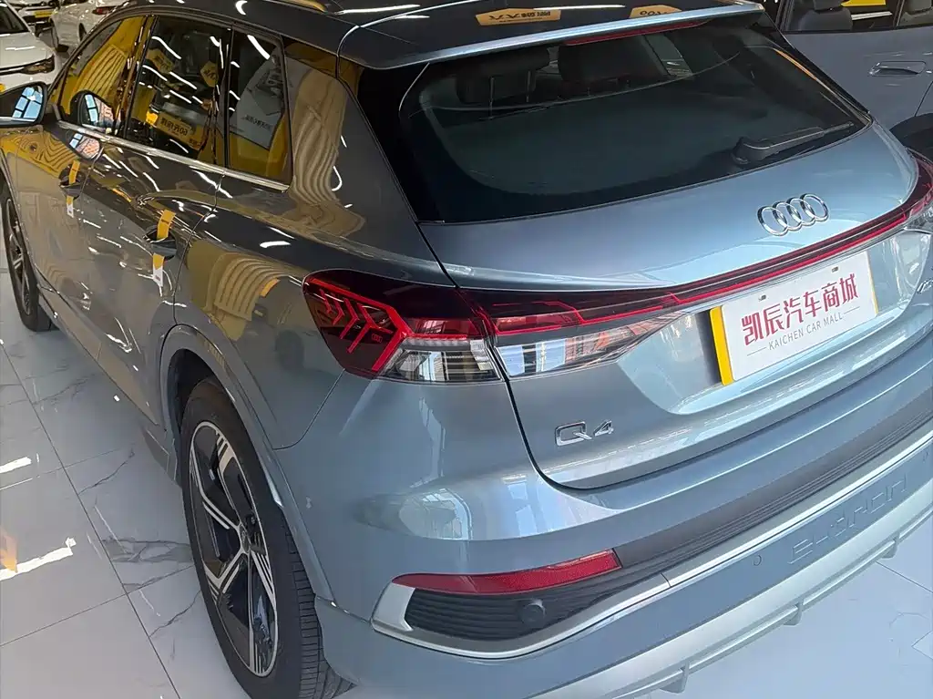 Audi Q4 e-tron — миниатюра 4