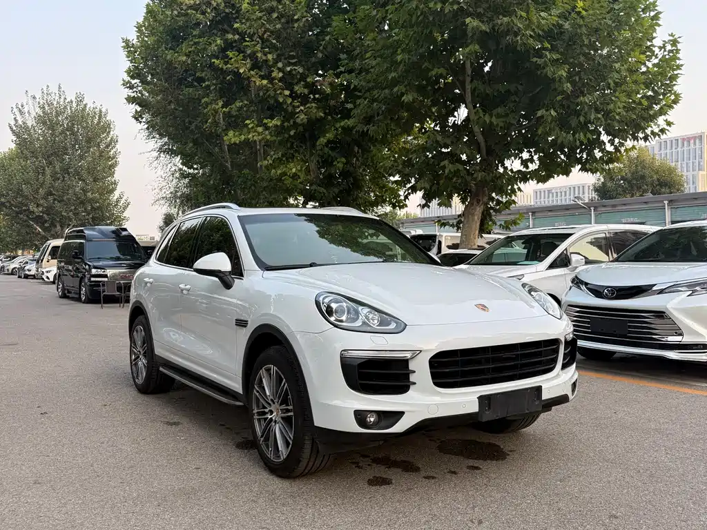 Porsche Cayenne — миниатюра 3