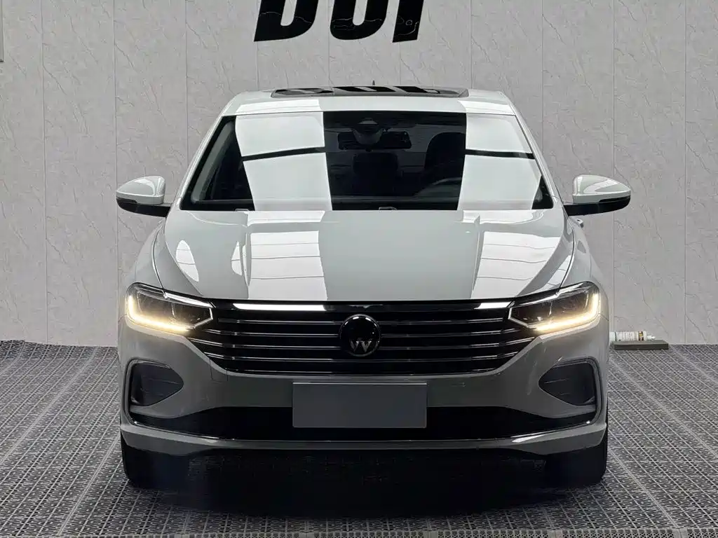 Volkswagen Lavida — миниатюра 2