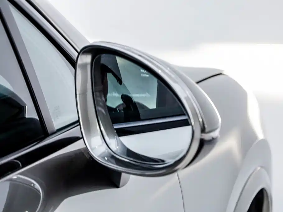 Porsche Cayenne — миниатюра 31