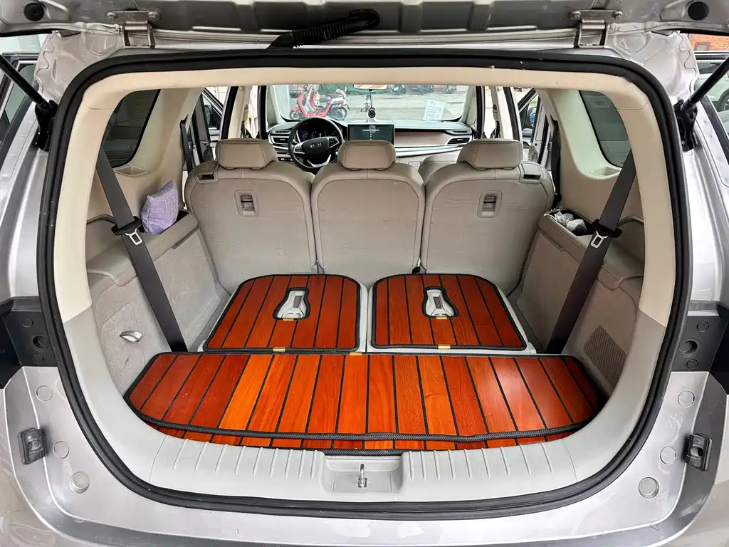 Geely Jia Ji New Energy — миниатюра 13