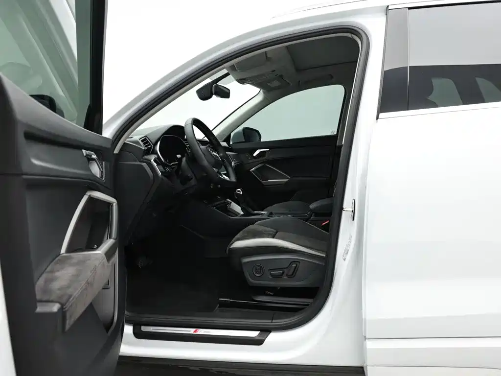 Audi Q3 — миниатюра 10