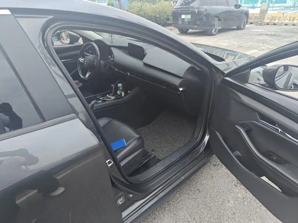Mazda 3 Axela — миниатюра 18