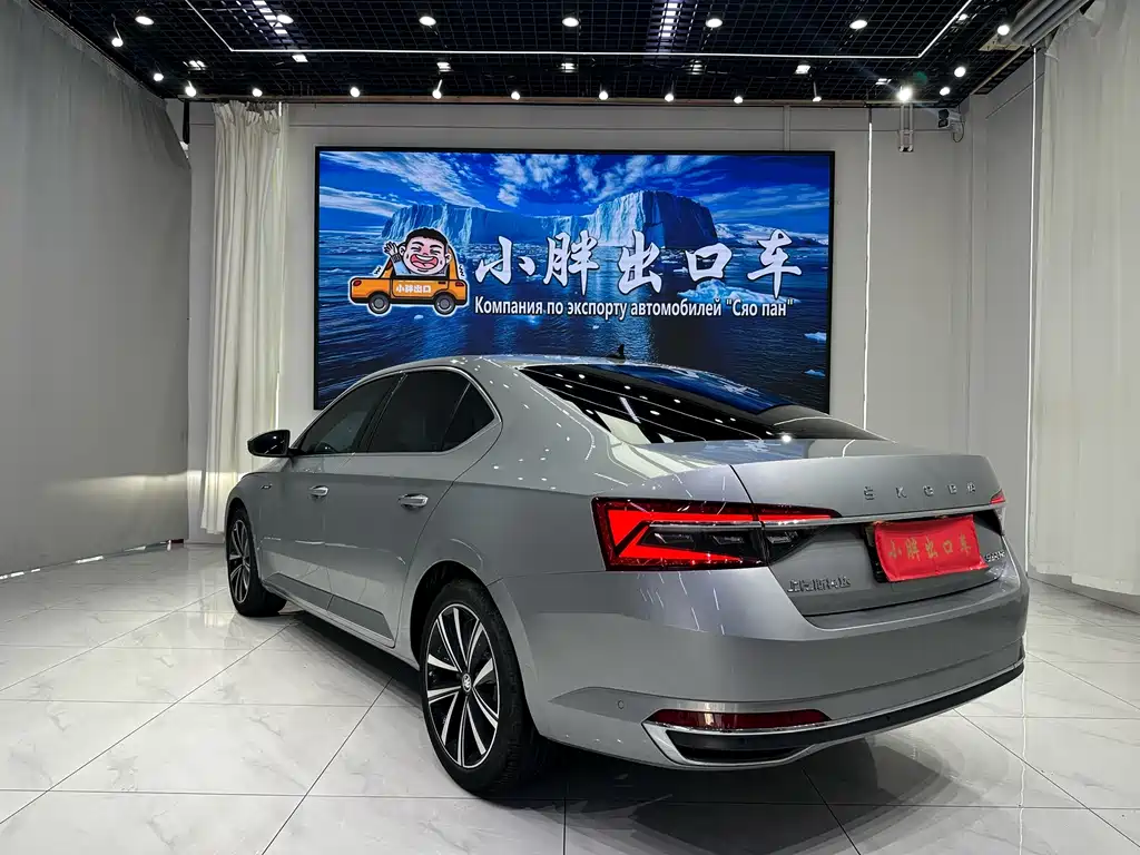 Skoda Superb — миниатюра 6