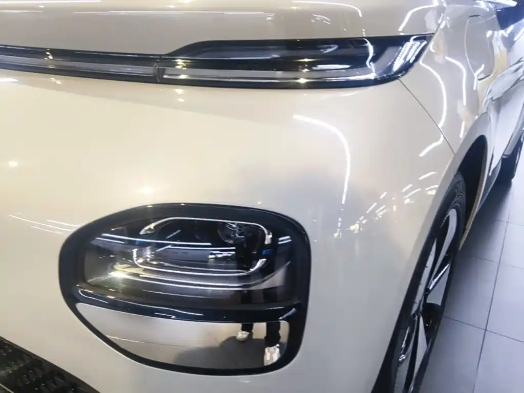 Baojun Yunduo — миниатюра 24