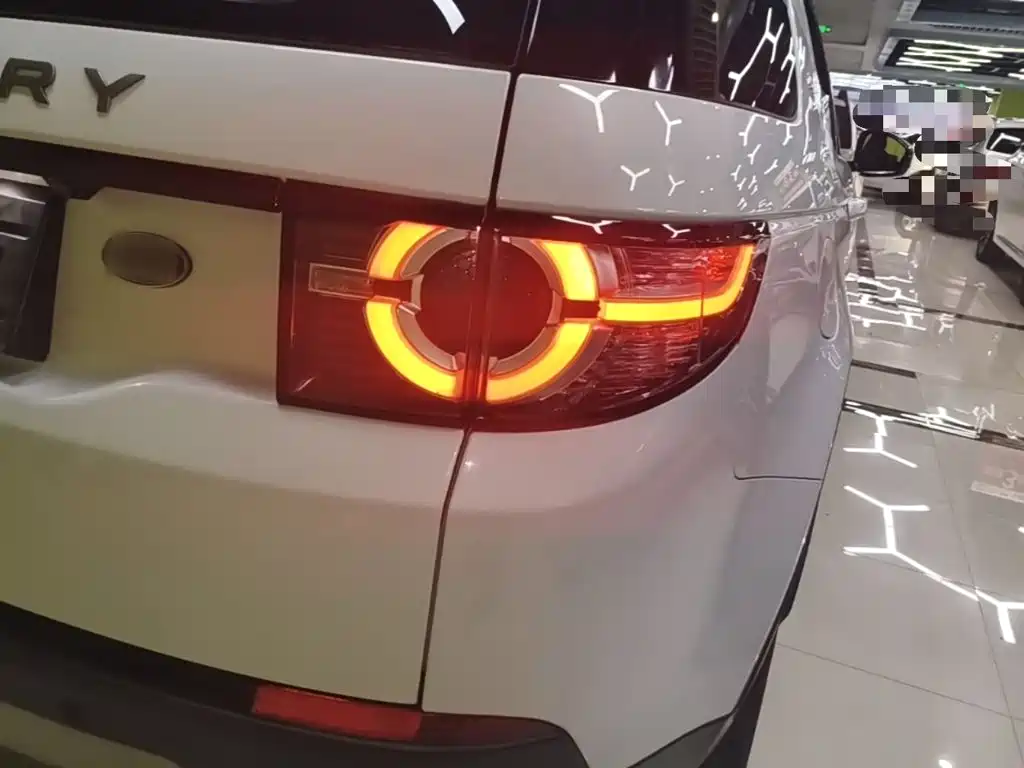 Land Rover Discovery Sport — миниатюра 8