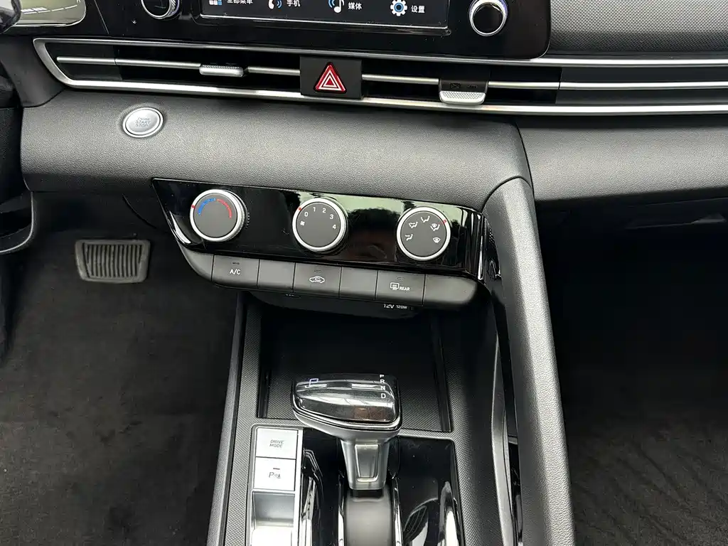 Hyundai Elantra — миниатюра 14