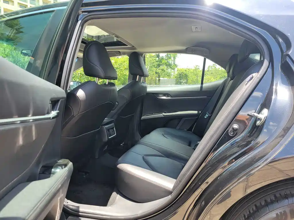 Toyota Camry 2023 2.0G Luxury