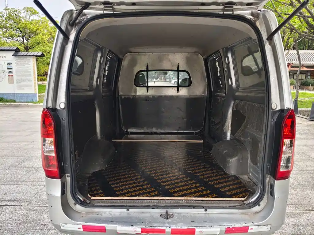 Wuling Rongguang V — миниатюра 10
