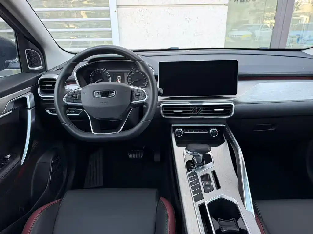 Geely Binyue — миниатюра 8