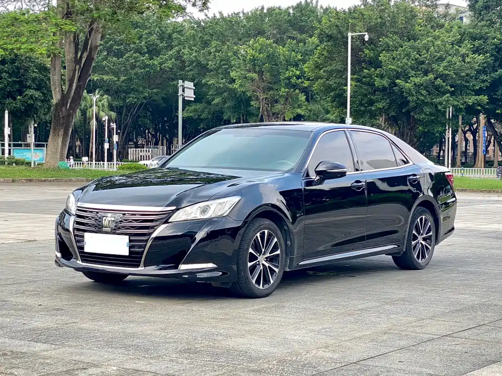 Купить Toyota Crown