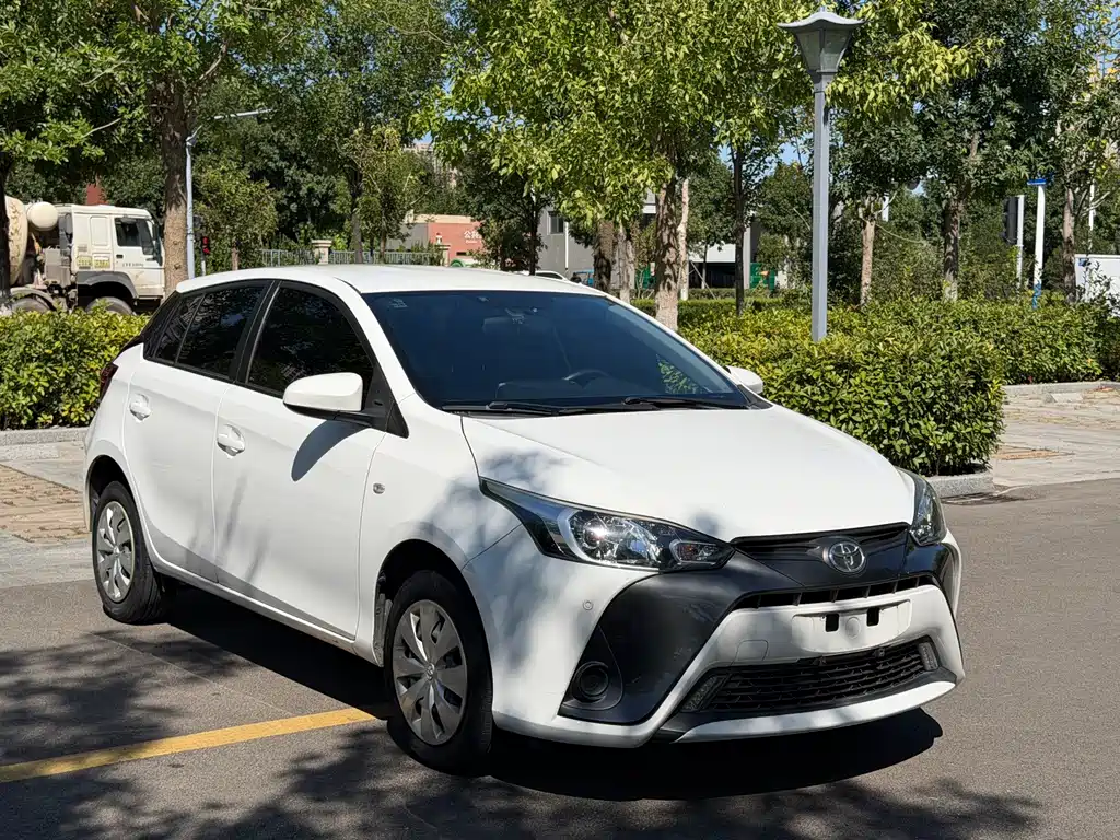 Toyota Yaris L — миниатюра 3