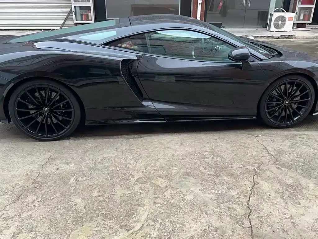 MCLAREN GT
