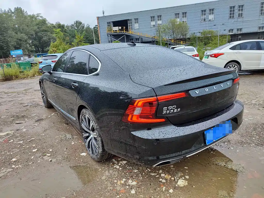 Volvo S90 — миниатюра 10