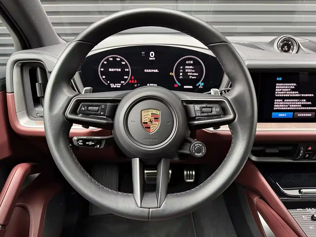 Porsche Cayenne — миниатюра 4