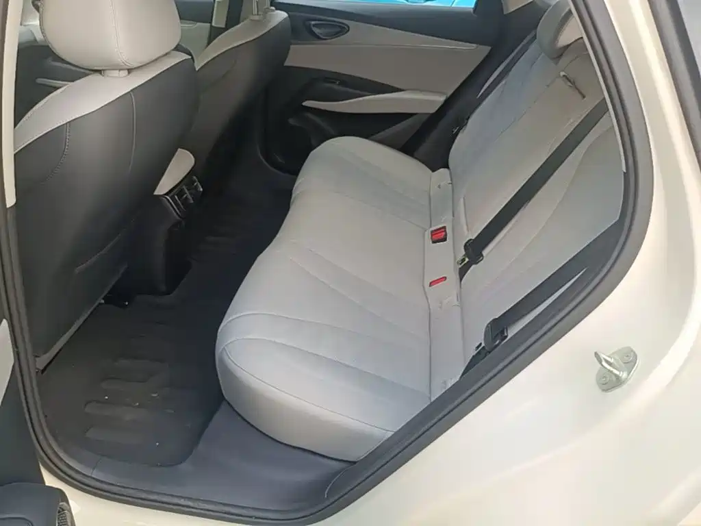 BYD Seal 06 DM-i Touring — миниатюра 17