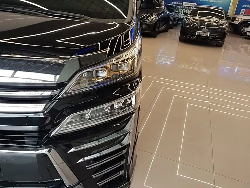 Toyota Vellfire — миниатюра 24