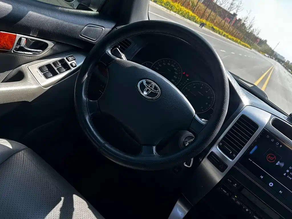 Toyota Prado — миниатюра 5
