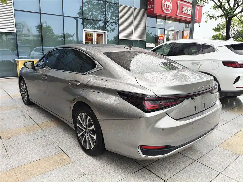 Lexus ES — миниатюра 8