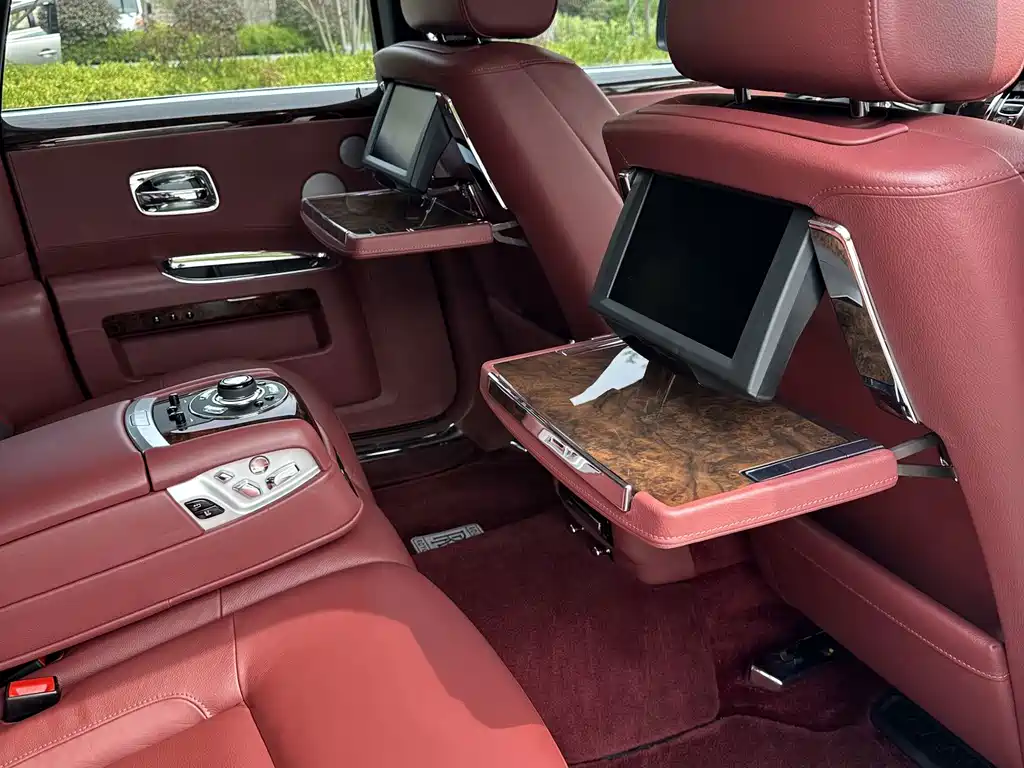 Rolls-Royce Ghost — миниатюра 13