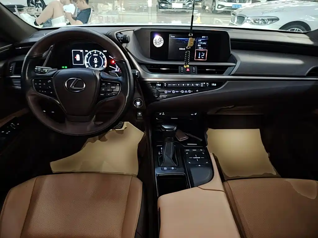 Lexus ES 2020 200