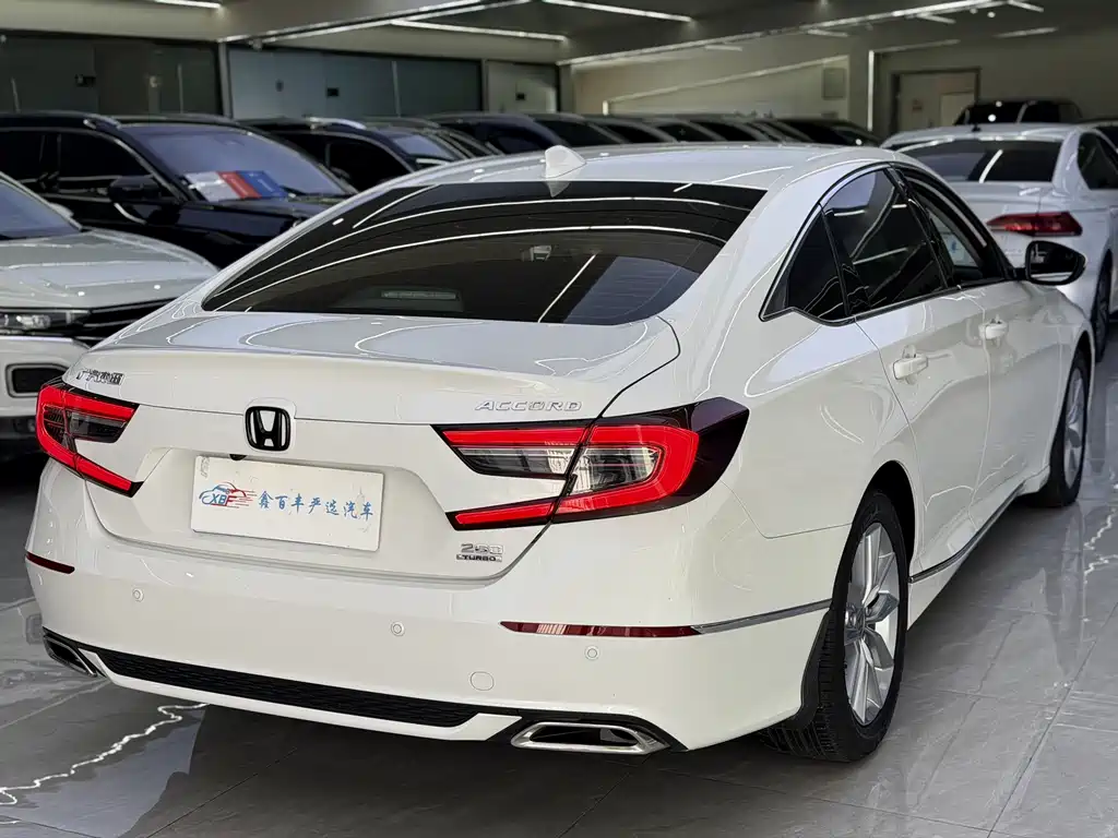 Honda Accord — миниатюра 8
