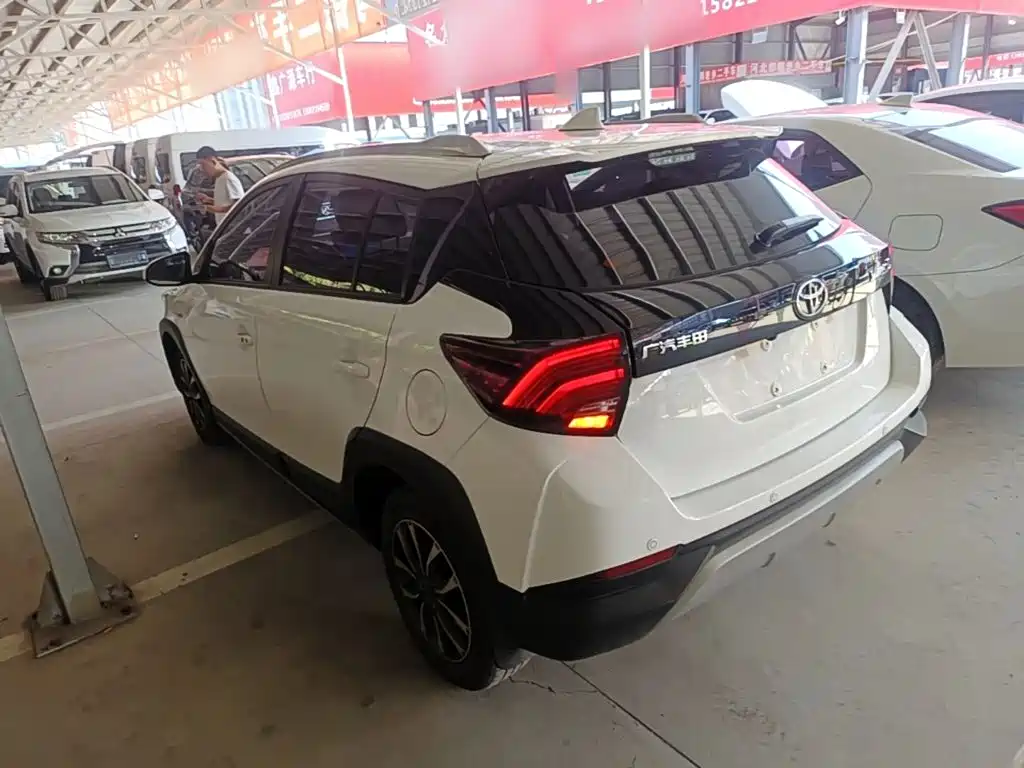 Toyota Yaris L — миниатюра 5