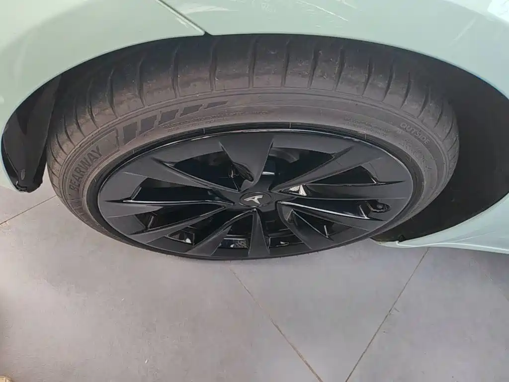 Tesla Model 3 — миниатюра 23