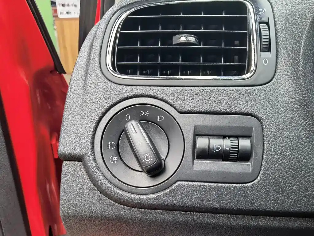 Volkswagen Polo — миниатюра 13