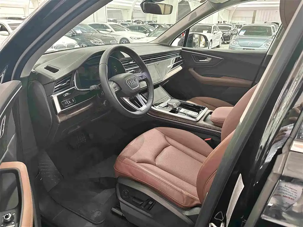 Audi Q7 — миниатюра 11