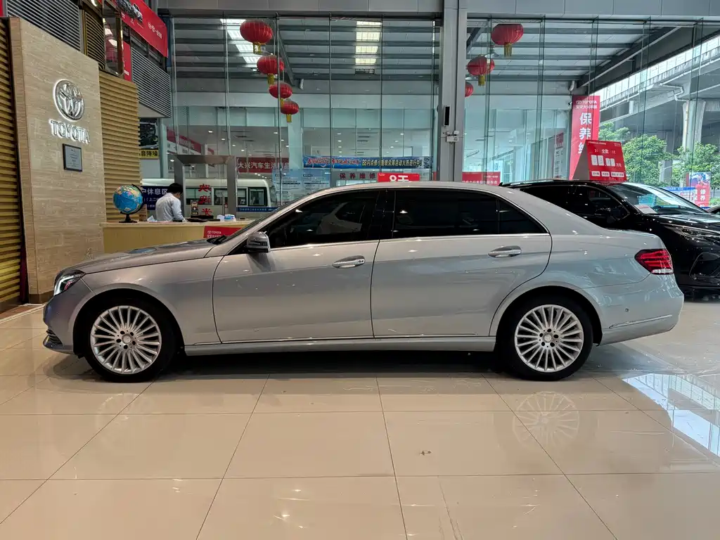Mercedes-Benz E-Class — миниатюра 6