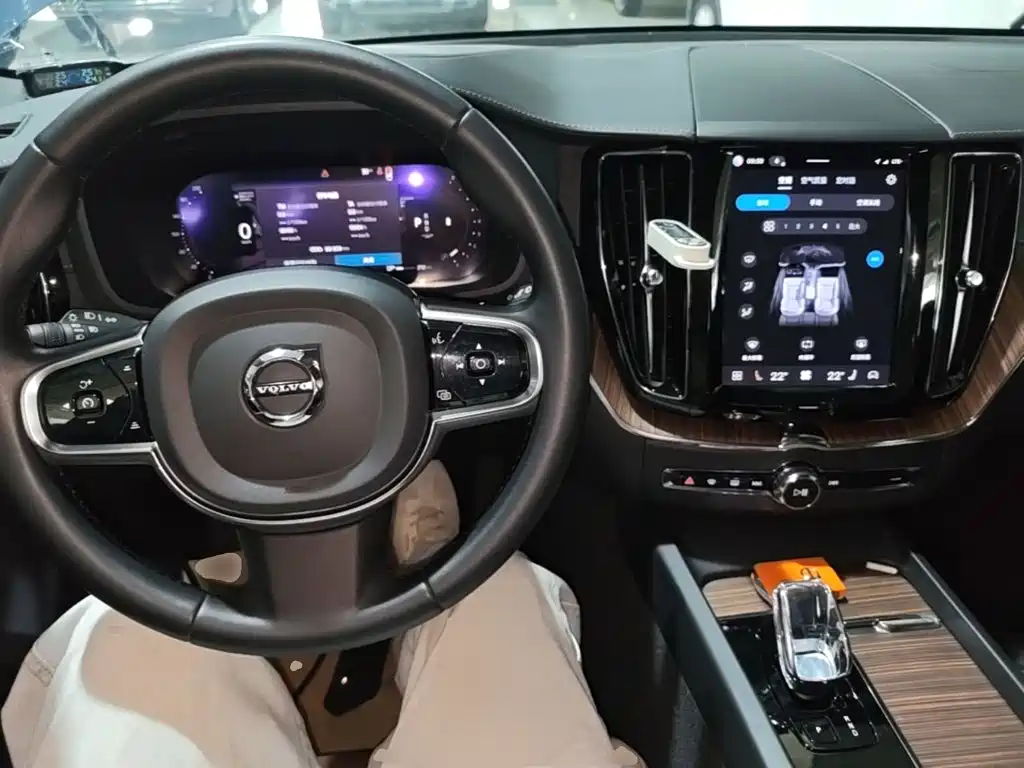 Volvo XC60 — миниатюра 10