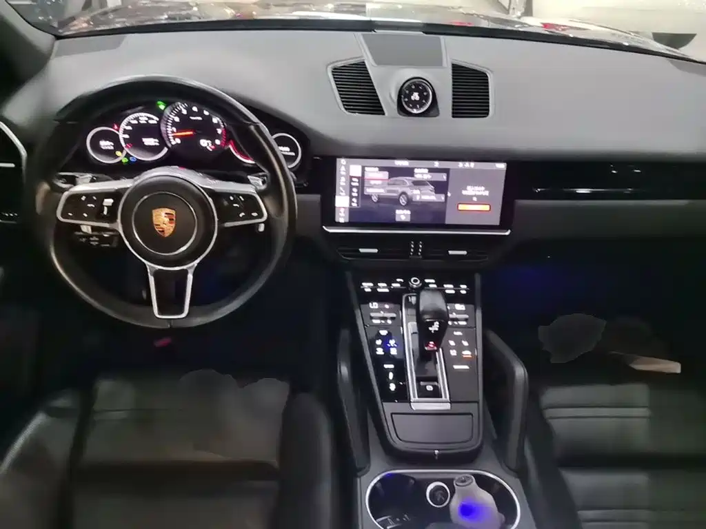 Porsche Cayenne — миниатюра 10