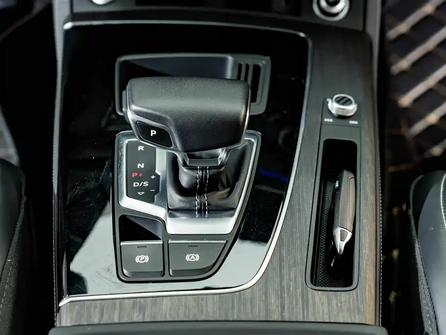 Audi Q5L — миниатюра 15