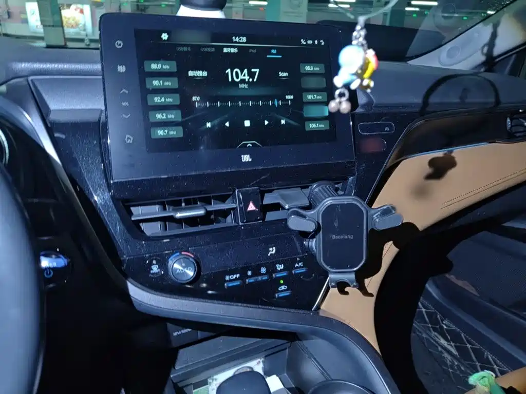 Toyota Camry — миниатюра 6