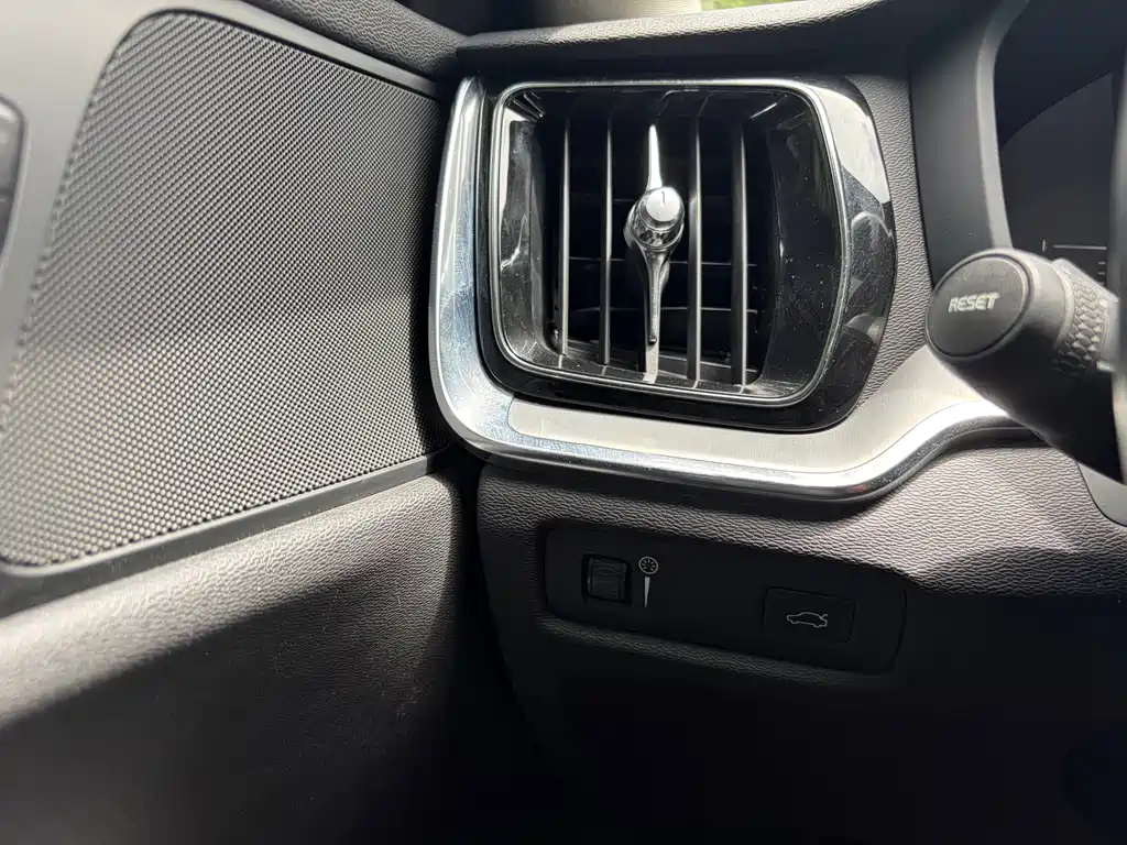 Volvo S60 — миниатюра 16
