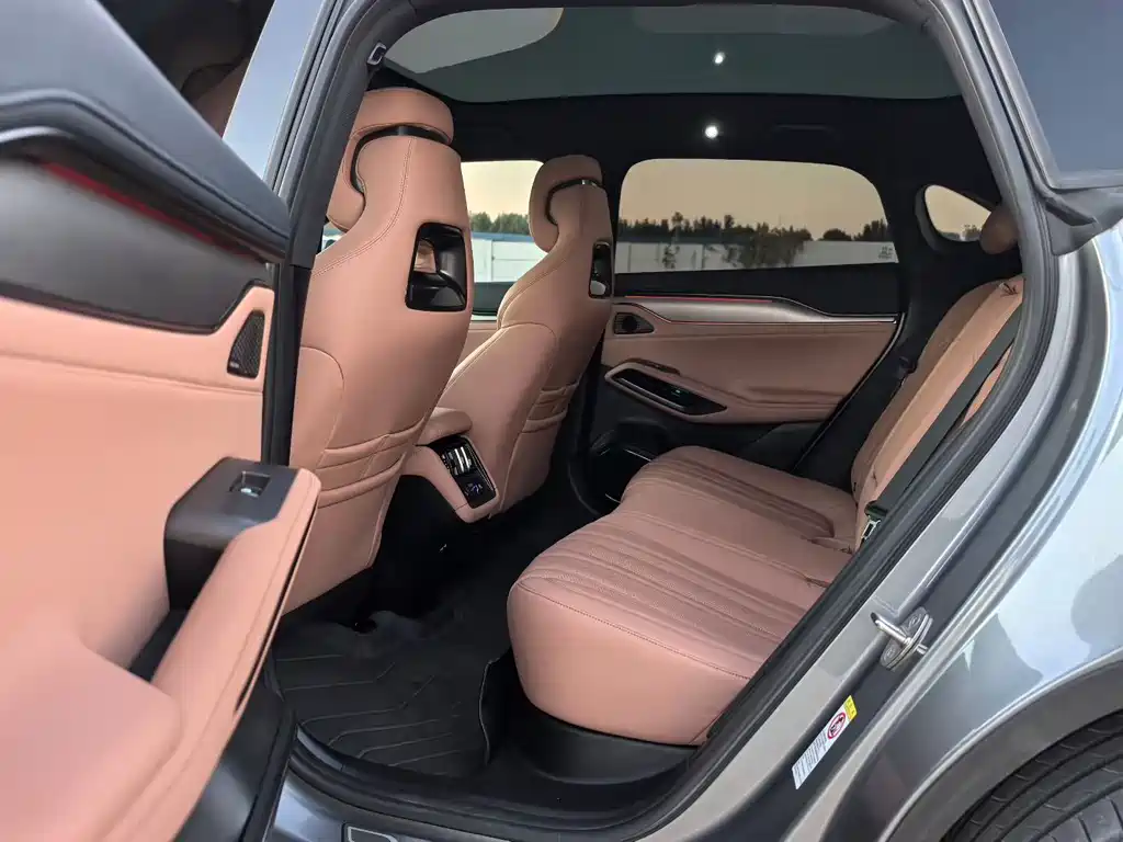 BYD L EV — миниатюра 5