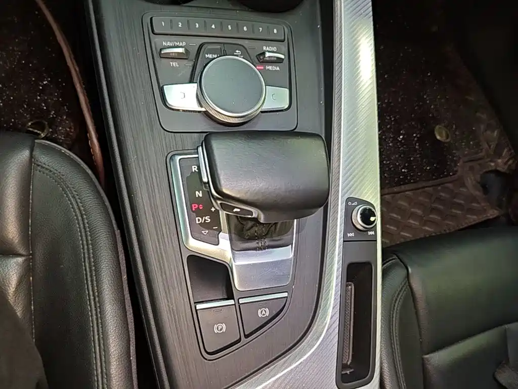 Audi A4L — миниатюра 14