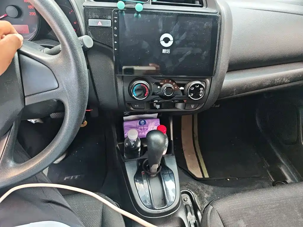 Honda Fit — миниатюра 6